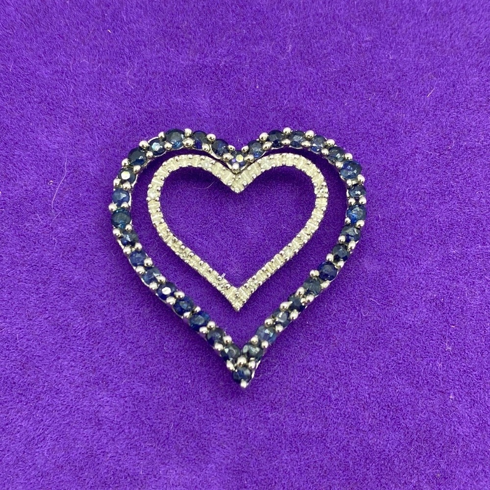 💛 White Gold & Diamond Heart Pendant
